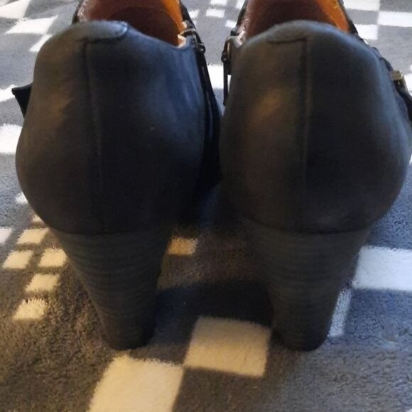 Clarks Indigo Black Buckle Zipper 3 Inches Block Heel Ankle Bootie Size 7.5 - Picture 7 of 16